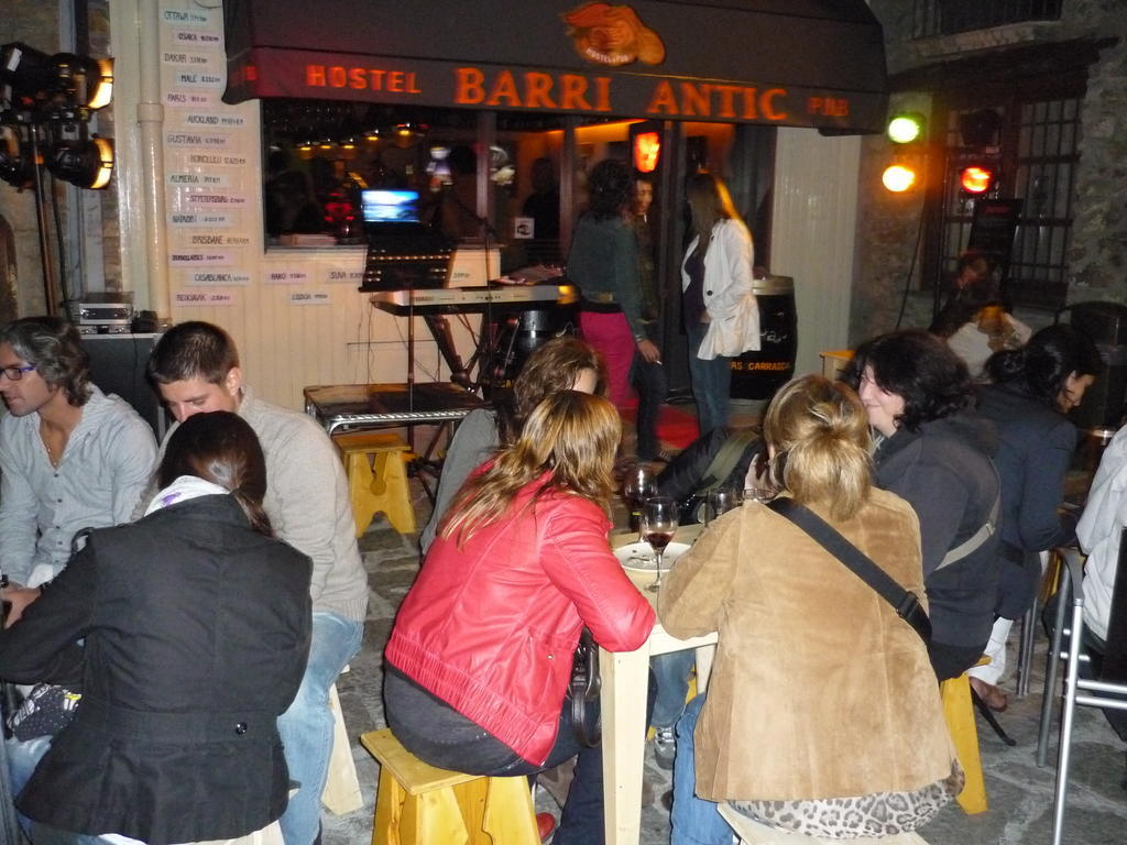 Barri Antic Hostel & Pub Андорра-ла-Велья Экстерьер фото