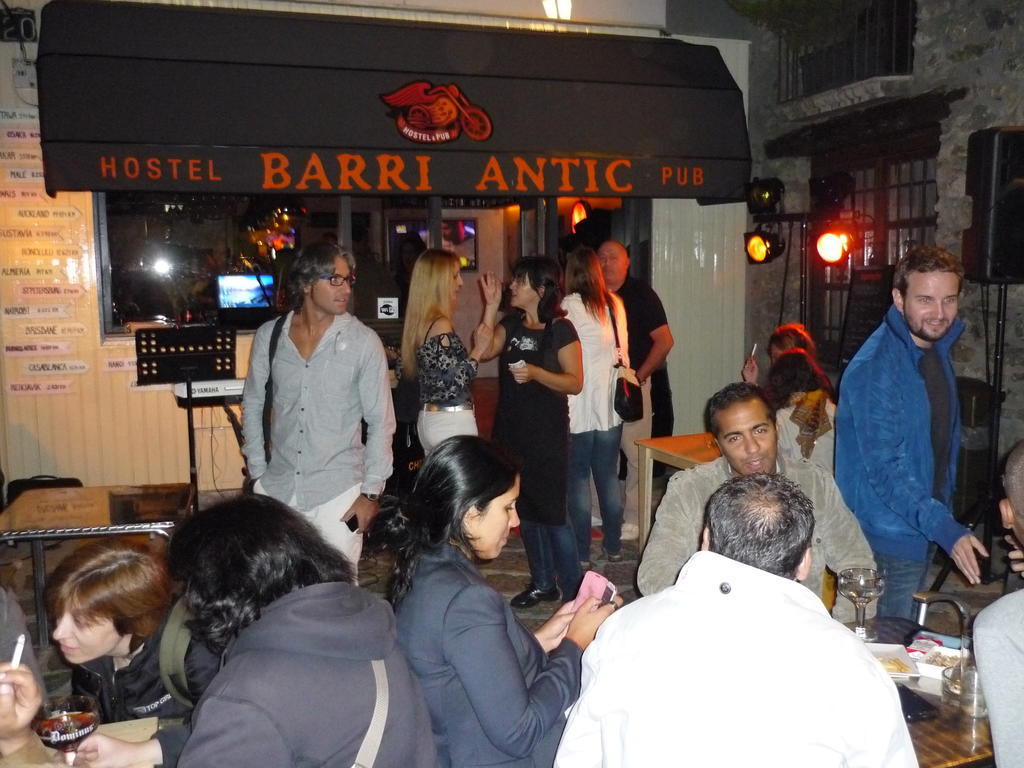 Barri Antic Hostel & Pub Андорра-ла-Велья Экстерьер фото